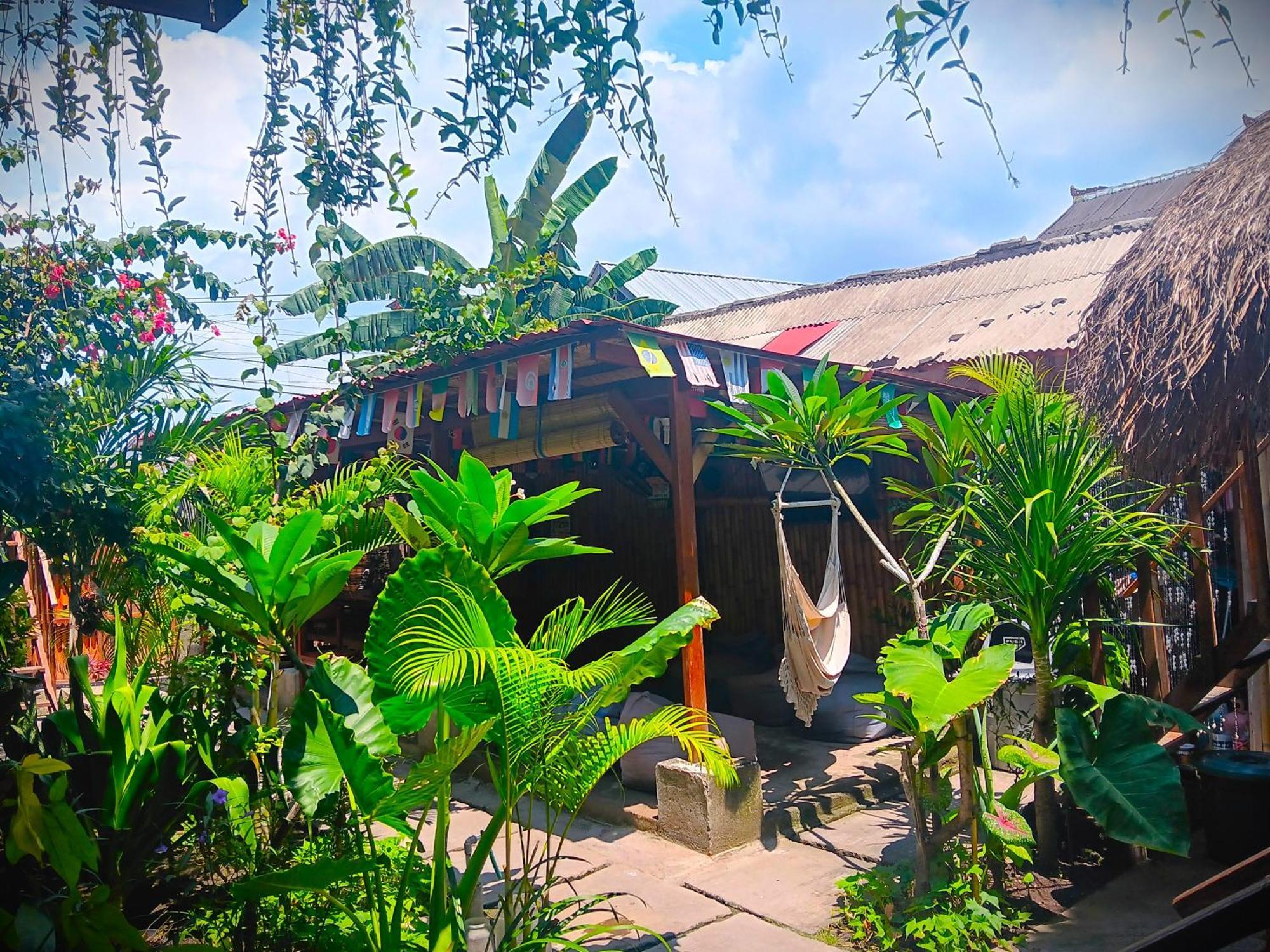 Good Vibes Bungalows Gili Trawangan Exterior photo